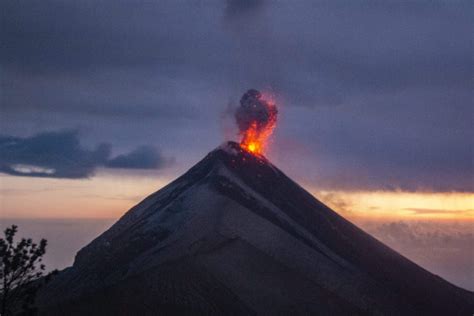Acatenango Volcano Hike : The Ultimate Guide 
