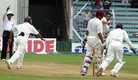 Kumble Celebrates Ramnaresh Sarwan S Dismissal Espncricinfo