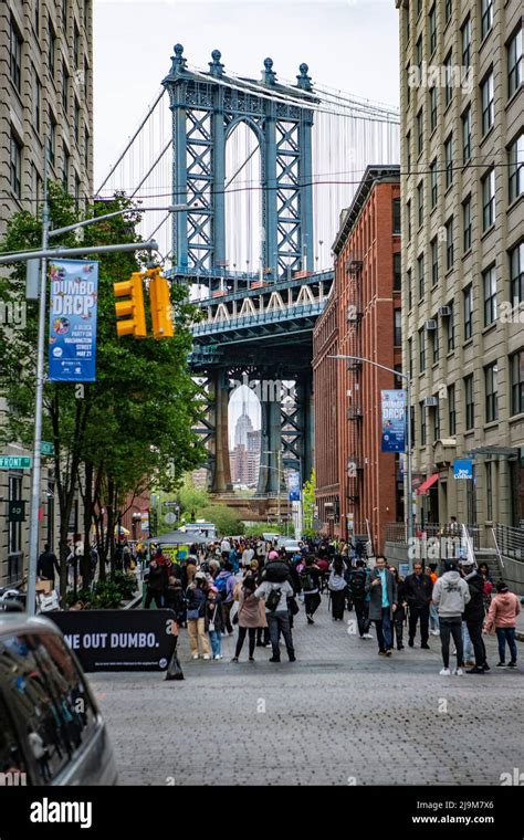 Brooklyn Bridge Mit Empire State Building Im Hintergrund Stock Photo