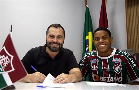 Fluminense assina primeiro contrato nova joia de Xerém e multa é de