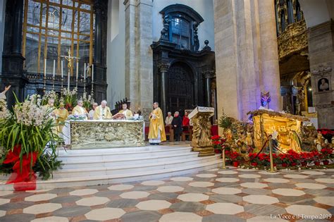 La Messa Di Natale In Cattedrale La Voce E Il Tempo