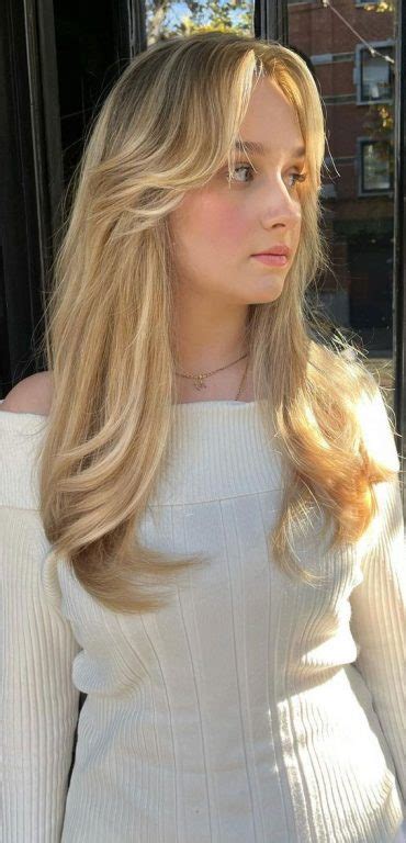 Refreshing Hair Color Ideas For The Sunny Season Dreamy Blonde With Curtain Bangs