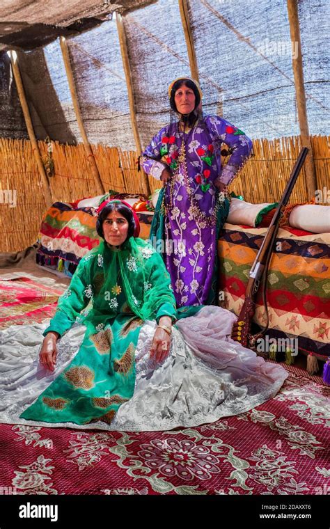 The Qashqai Mainly Live In The Provinces Of Fars Khuzestan Kohgiluyeh