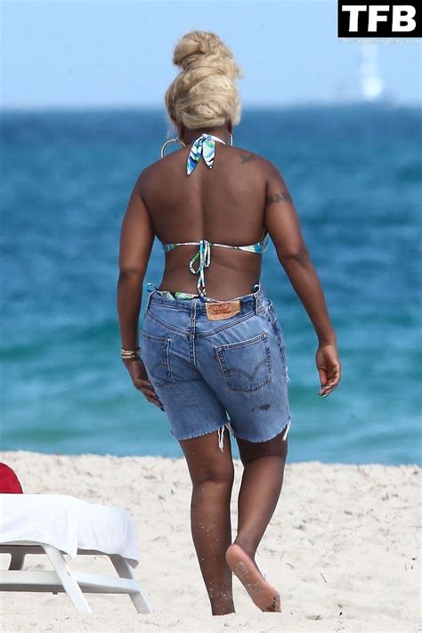 Mary J Blige On Beach Bikini 66 Pics Everydaycum💦 And The Fappening ️