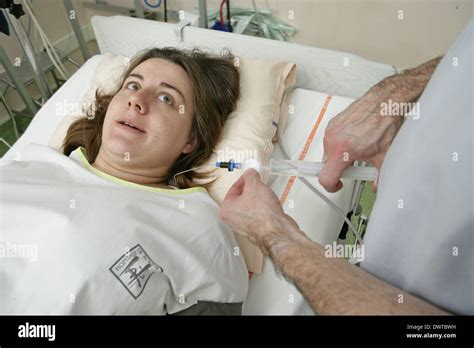 Pregnant woman epidural Stock Photo - Alamy