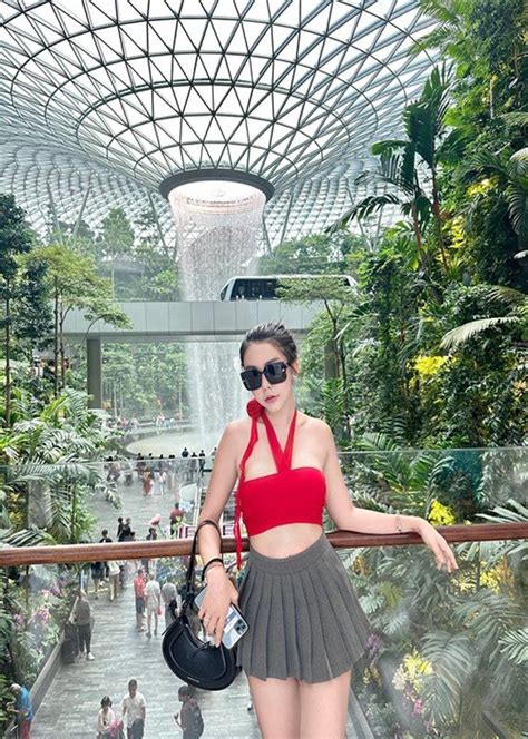 Hot girl mặc ướt đẫm gây xôn xao cộng đồng mạng Thái Lan
