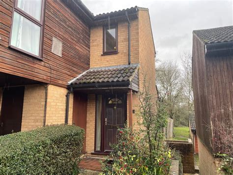 1 Bed End Terrace House For Sale In Fleetham Gardens Lower Earley