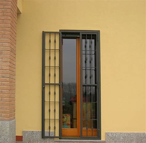 Inferriata Su Porta Finestra Con Decoro Doppia Borchia Tonda Tecno Sicur