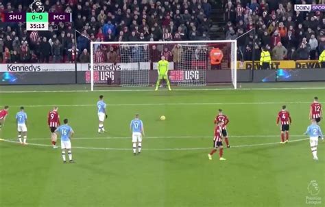 (Video) Man Utd loanee keeper Dean Henderson saves Man City spot-kick