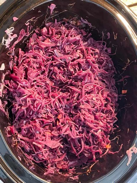 Slow Cooker Red Cabbage (German Style) - Being Nutritious