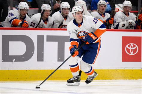 Can Mathew Barzal live up to his massive new Islanders contract ...