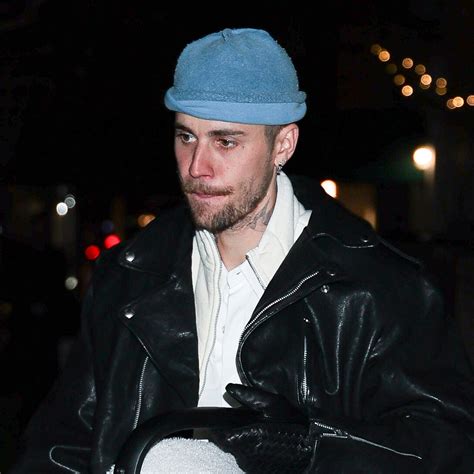 Hailey Bieber Poses In String Bikini Amid Justin Bieber S Mean Comment About Her Latest Photoshoot