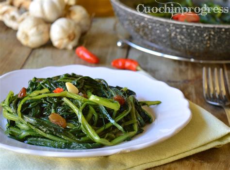 Cicoria Ripassata In Padella Con Uvetta E Peperoncino Ricette