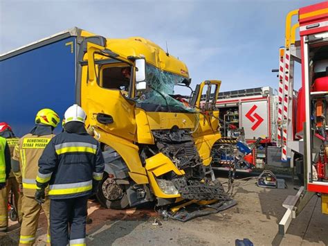 Uwaga Seria Wypadk W Na Autostradzie A Pod Legnic Jedna Osoba Ranna