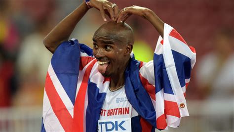 Mo Farah wins 10,000m at world championships