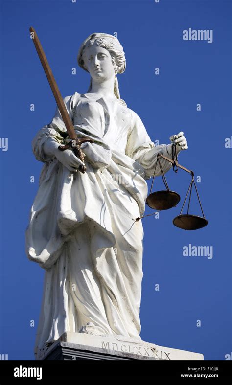 Lady justice statue hi-res stock photography and images - Alamy