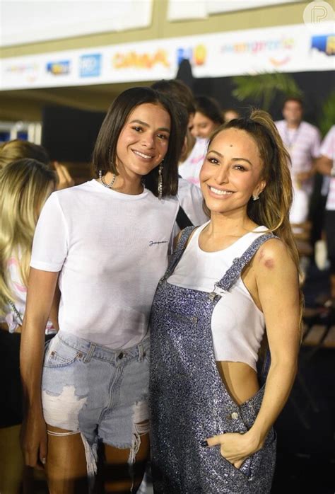 Foto Bruna Marquezine Comentou Foto De Sabrina Sato A Filha Zoe