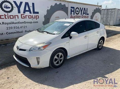 2015 Toyota Prius Hybrid Sedan - Royal Auction Group