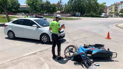 Karaman da motosiklet kazası Sağlık çalışanı yardıma koştu Haberler