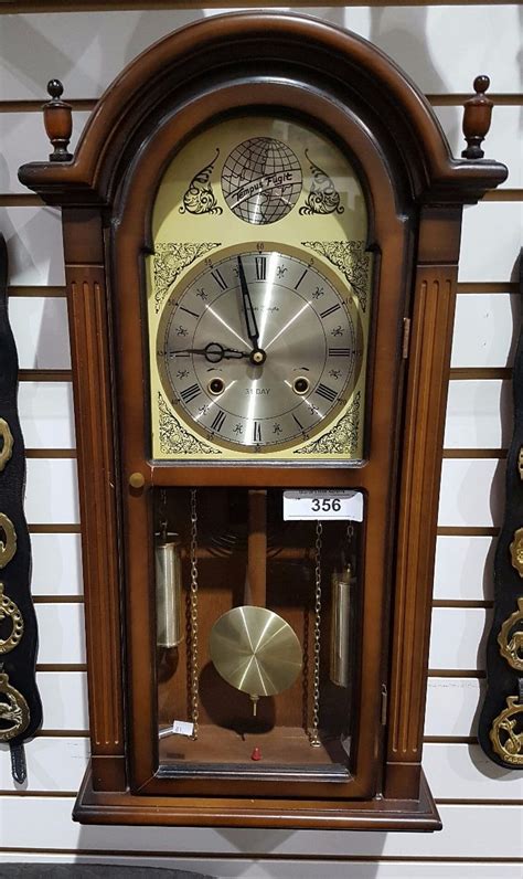 Daniel Dakota 31 Day Wall Clock W Key And Pendulum