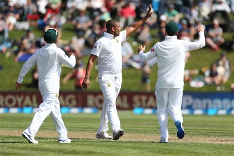 Vernon Philander celebrates the first breakthrough | ESPNcricinfo.com