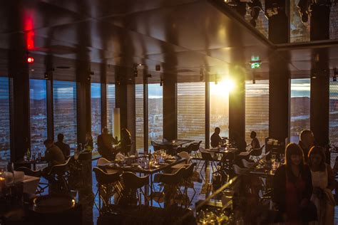 В ночном кафе - 90 фото