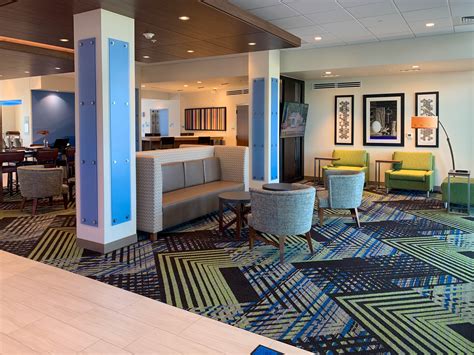 Holiday Inn Express & Suites – WDS Construction