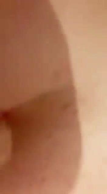 Fodendo irmã mais nova plug anal no cuzinho Cnn Amador