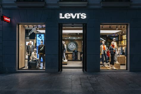 Madrid Welcomes Levis® Calle Preciados Levi Strauss And Co Levi Strauss And Co