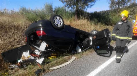 Un Herido Al Volcar Su Coche En Un Accidente De Tr Fico En Monforte