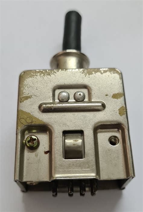 HRS Hirose waka 8 pin male plug and an odd shell – Tascam Ninja