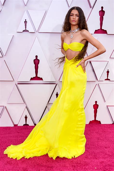 16 Best Red Carpet Fashion Moments Of 2021