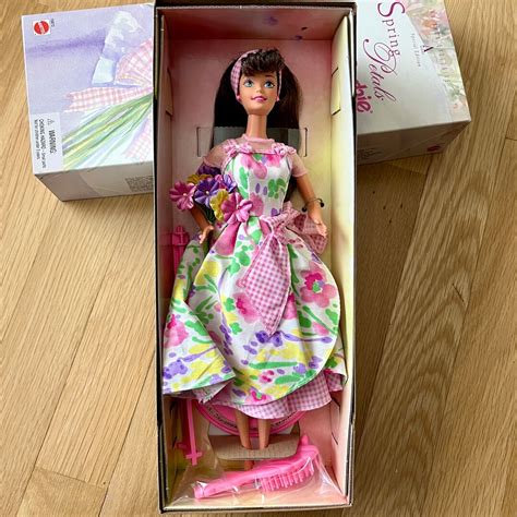 Spring Petals Barbie Doll Caucasian Brunette Original NIB Avon Exclusive Special