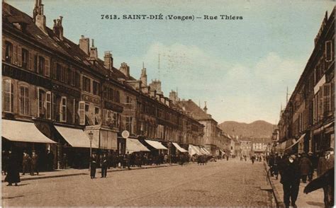 L Hôtel Moderne et la Rue Félix Poulat à Grenoble