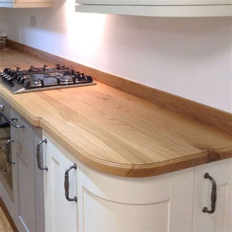 This Wood Worktop Has A Striking Prime Oak Pattern With A Solid Wood