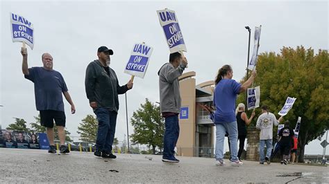 General Motors Reaches Tentative Agreement With Uaw Potentially Ending