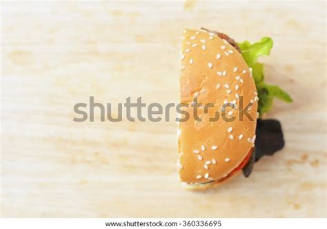 1442 Half Cut Burger Images Stock Photos And Vectors Shutterstock