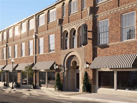 chip  joanna gaines dreamy  waco hotel everythings