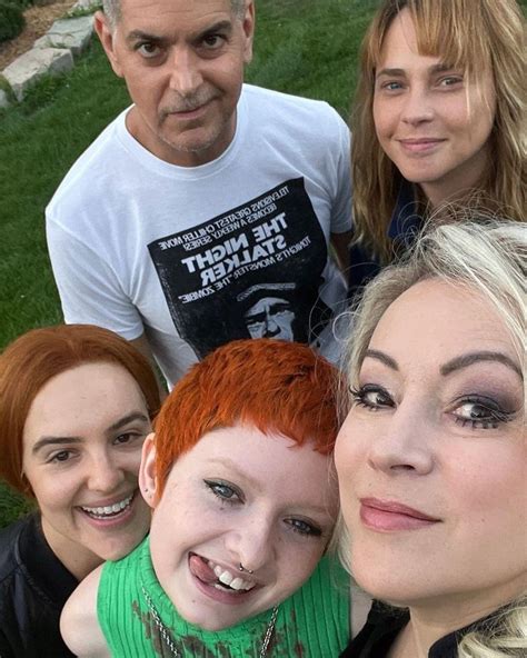 Don Mancini Fiona Dourif Lachlan Watson And Jennifer Tilly On The Set