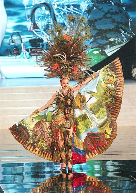 Los Trajes Típicos Más Extraños Del Miss Universo Trajes De Fantasia