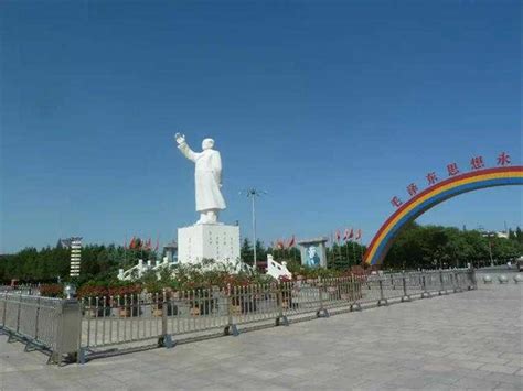 南街村东方红广场图片南街村东方红广场南街村东方红广场大山谷图库