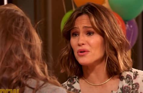 Jennifer Garner In Tears Over Drew Barrymores Bananas Birthday Treat