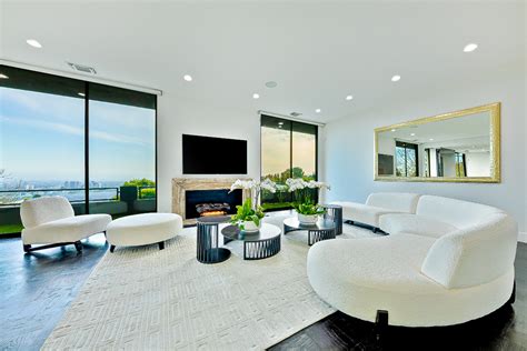 Beverly Hills Modern Mansion