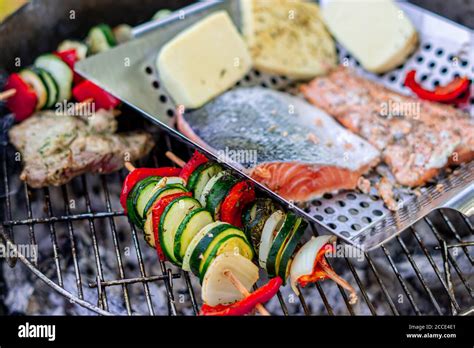 Grigliato Su Spiedini Immagini E Fotografie Stock Ad Alta Risoluzione