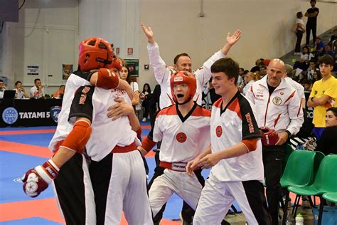 U19 des ÖBFK ist sensationell Weltmeister im Pointfighting