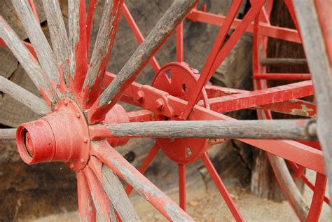 Free Photo Painted Red Wagon Wheel Bspo06 Chip Chipped Free
