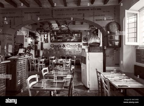 Italian restaurant interior italy hi-res stock photography and images ...