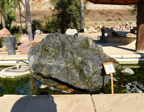 Cresta Black Natural Boulder Fountain Southwest Boulder Stone