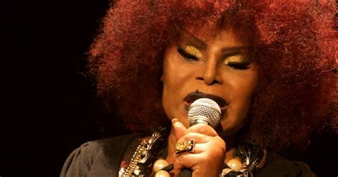 Portal Interative Show Elza Soares Apresenta Show Elza Canta E Chora