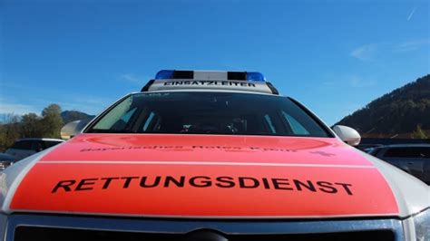 Verkehrsunfall Bei Salgen Zwei Verletzte Und Hoher Sachschaden